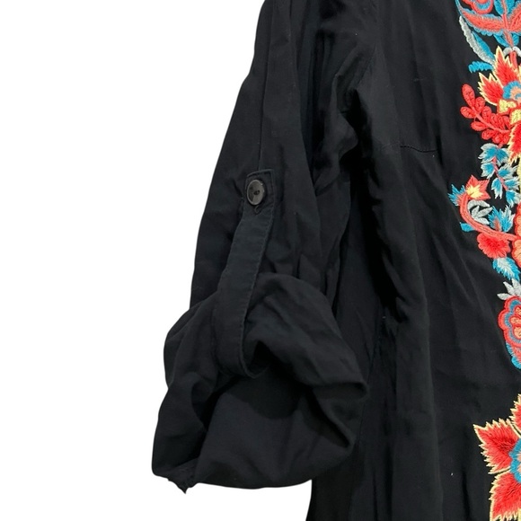 Solitaire Medium Black Floral Embroidered 3/4 Rolled Sleeve Blouse Top G2 - Picture 2 of 6